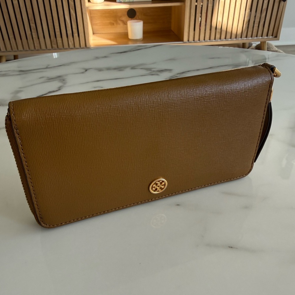 Tory Burch Robinson Continental Zip Leather Wallet/Wristlet